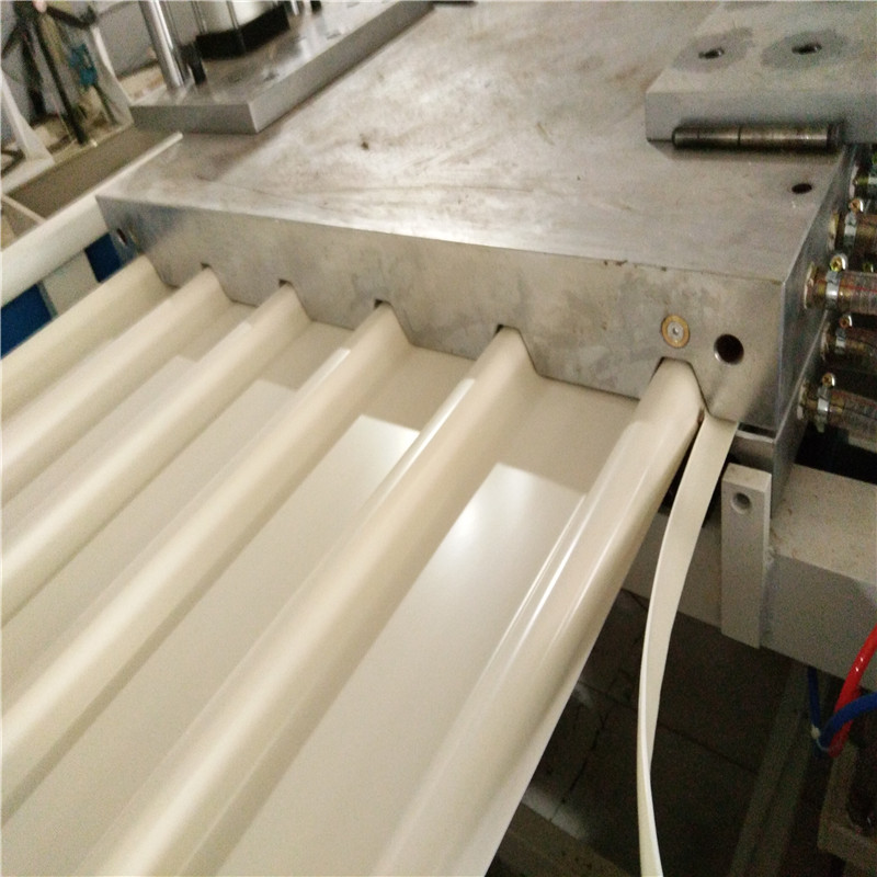 Produktionslinie für PVC-verglaste/gewellte/gewellte Dachbahnen/Platten/Platten aus Kunststoff